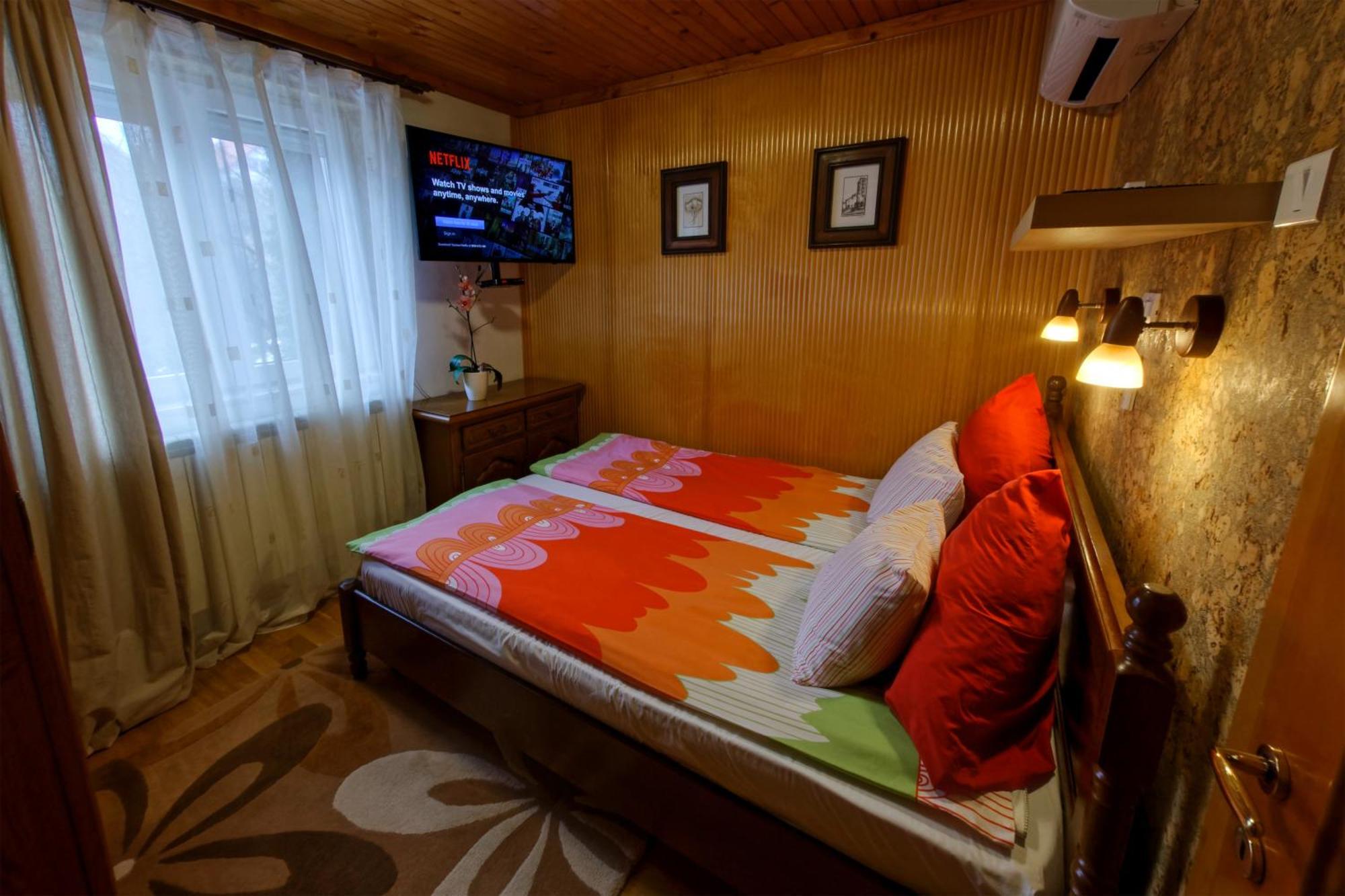 Club-Austria Residence (Adults Only) Buşteni Exterior foto
