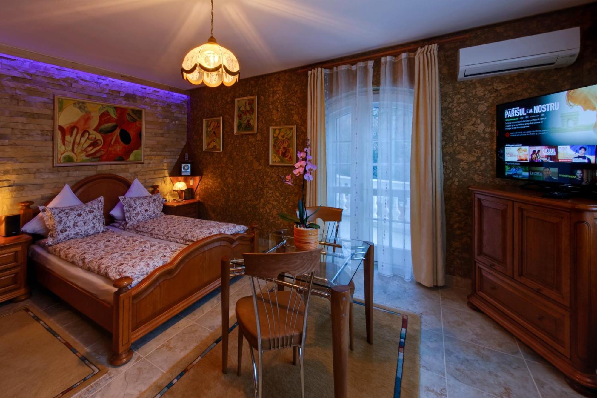 Club-Austria Residence (Adults Only) Buşteni Exterior foto