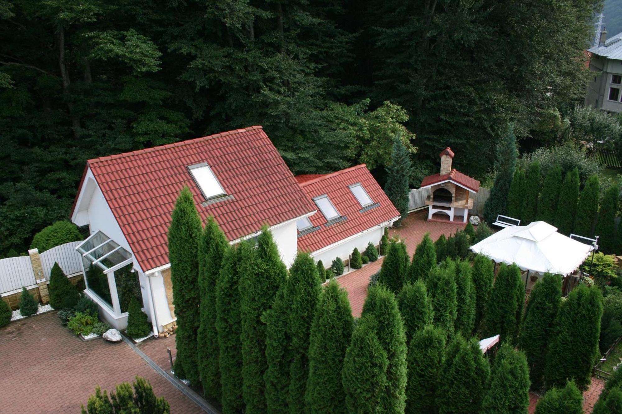 Club-Austria Residence (Adults Only) Buşteni Exterior foto